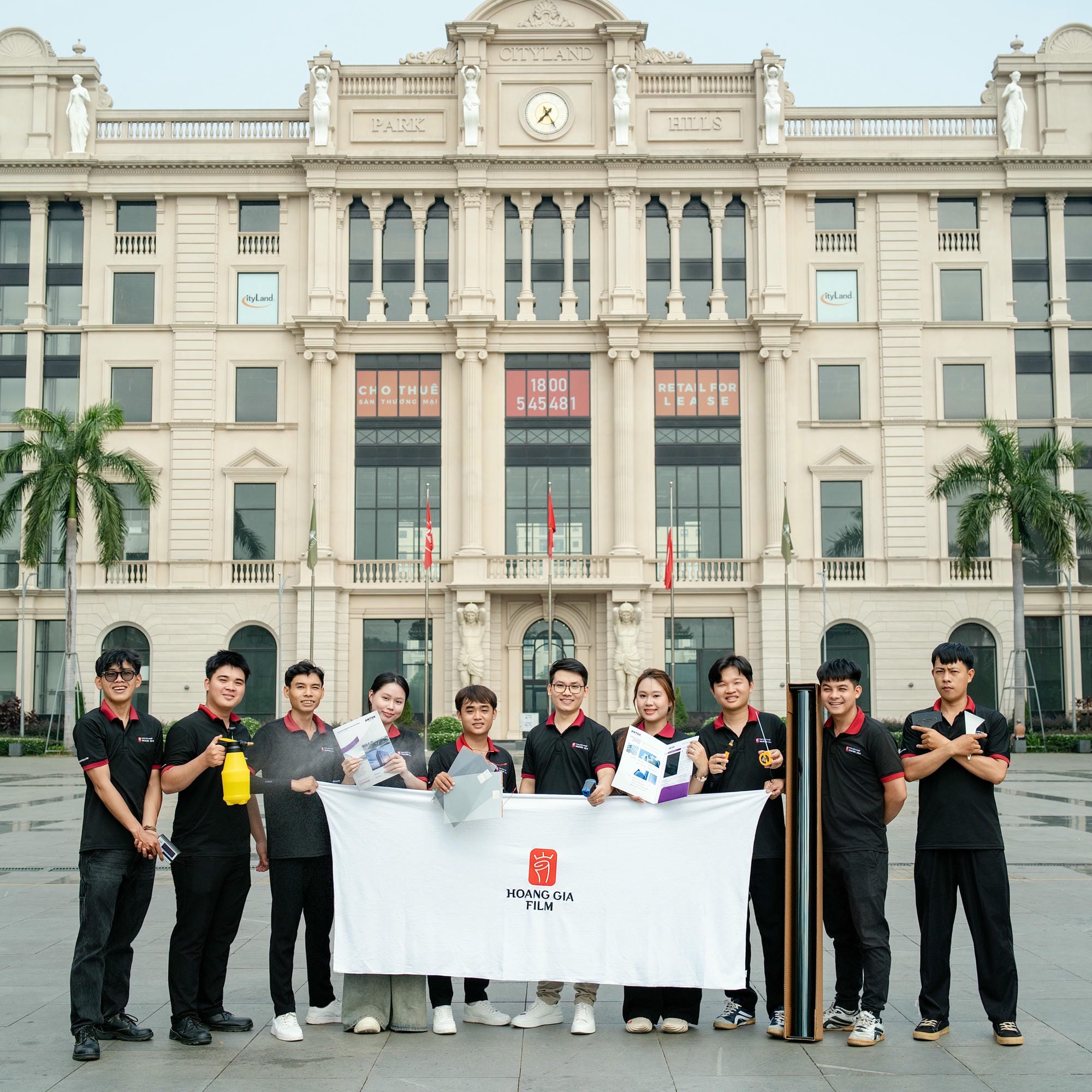 Đội ngũ Hoàng Gia Film tại công trình
